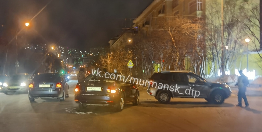 В ДТП на Володарского в Мурманске никто не пострадал