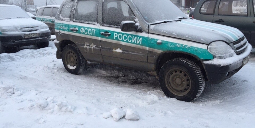 Алиментщик из Североморска погасил долг после ареста авто
