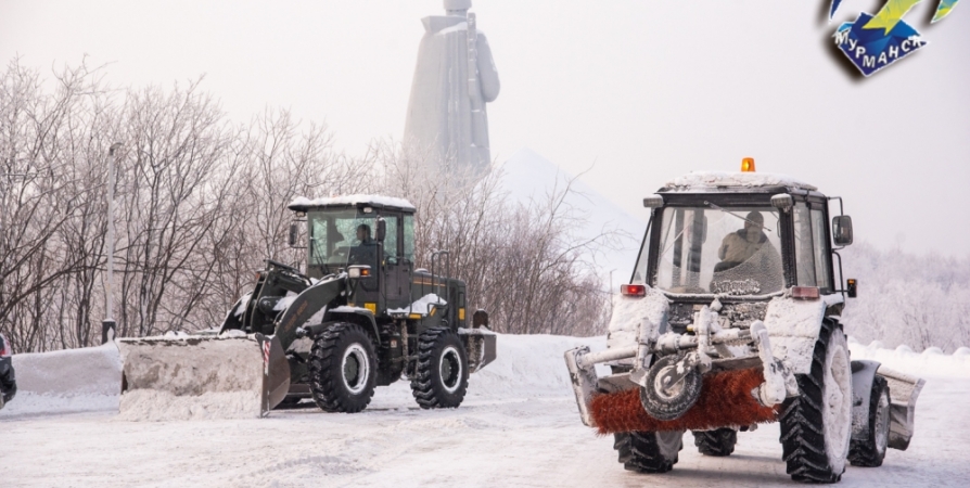 С начала зимы с дорог Мурманска вывезли 750 тысяч «кубов» снега