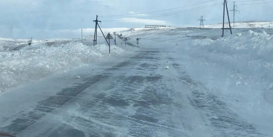 В Заполярье из-за непогоды закрывают дороги