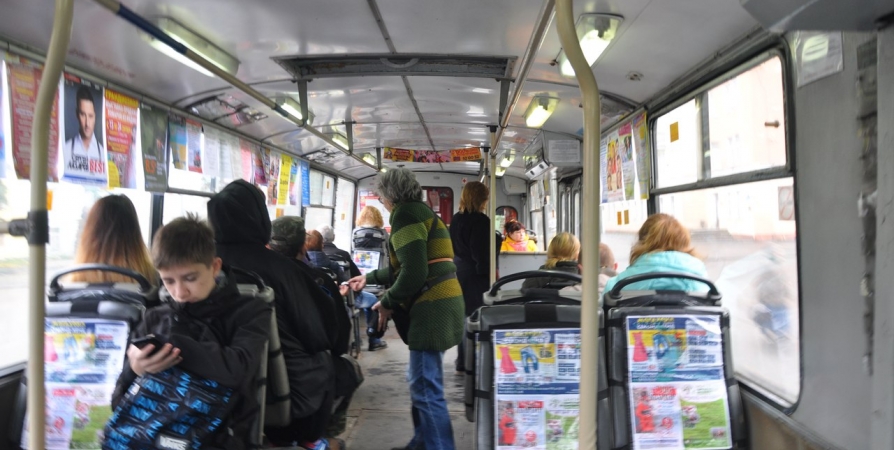 В автобусах и троллейбусах Мурманска заменят терминалы для оплаты по MirPay
