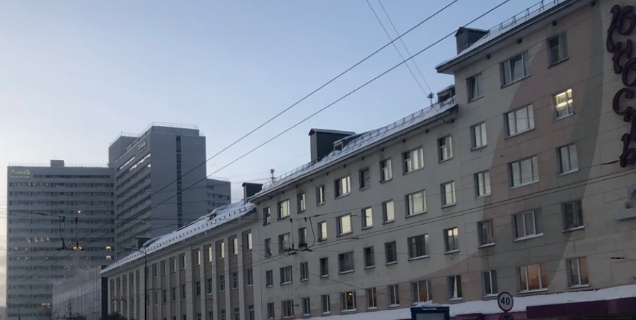В Мурманске после происшествия с рабочим на крыше проверят технику безопасности