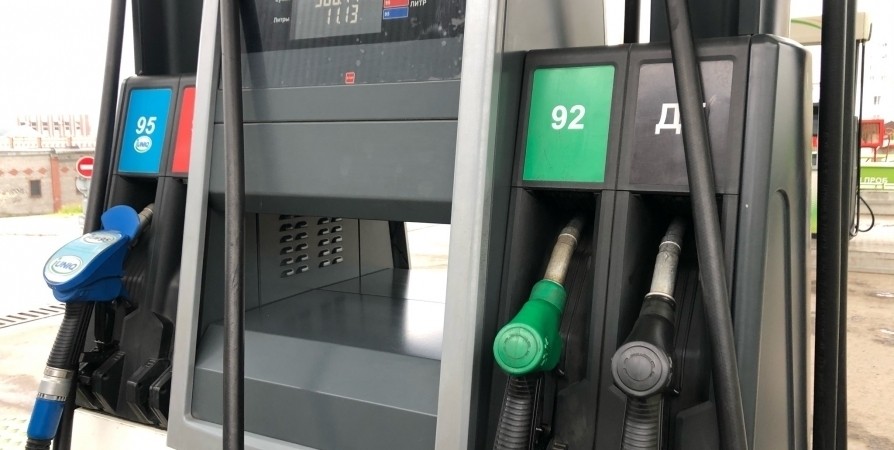 Мурманчанин нашел на АЗС телефон и оставил себе