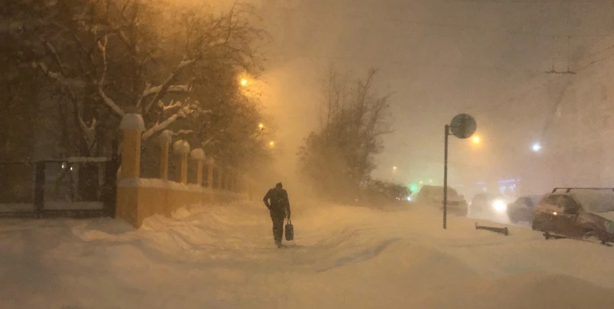 От -4 до +1° на Кольском полуострове и метель