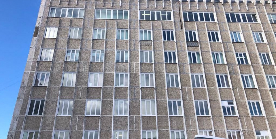 В корпусе Апатитско-Кировской больницы начался капремонт верхних этажей