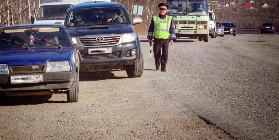 В Мурманской области автоинспекторы ищут тонированные авто