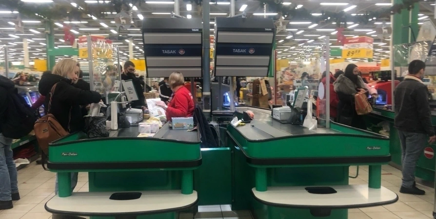 За кражи алкоголя и продуктов в гипермаркетах задержали трех мурманчан