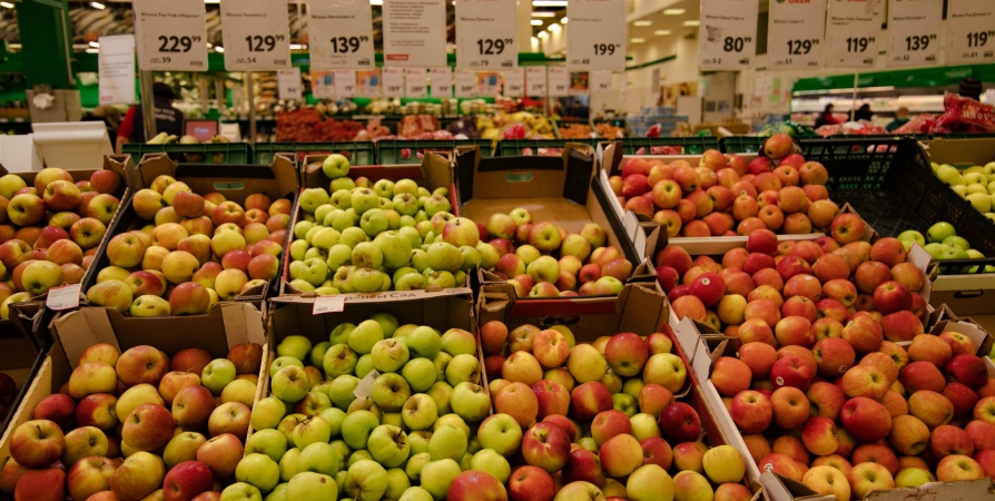 В Мурманской области яблоки подорожали до 147 рублей за кг