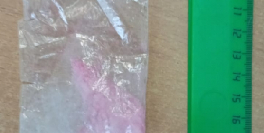 У мурманчанина при досмотре обнаружили 2 грамма розовой «синтетики»