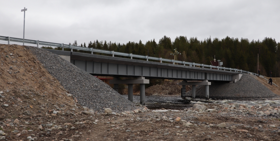 В этом году ожидается завершение строительства моста через Колвицу