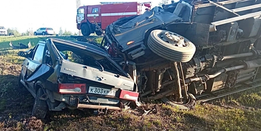 В ДТП в Кольском районе погибли пассажир и водитель Lada