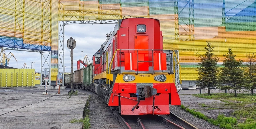 В Мурманске портовики и железнодорожники побили производственные рекорды