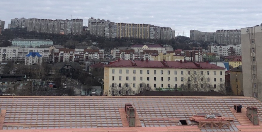 В Мурманске после капремонта крыши сдан дом на Октябрьской