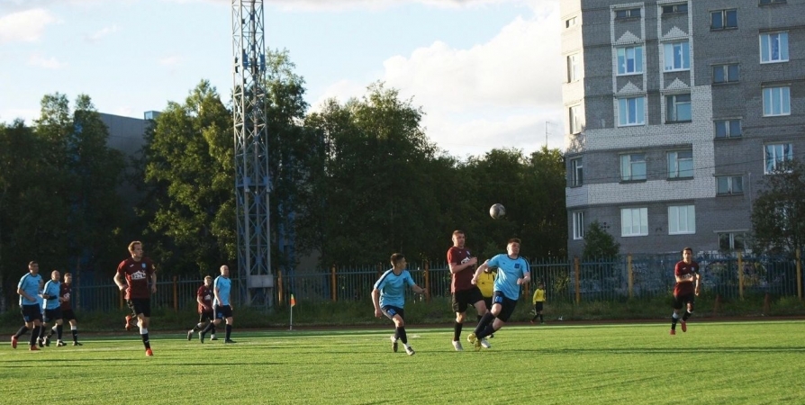 В Мурманской области продолжается региональный чемпионат по футболу