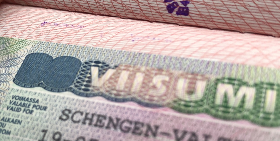 Евросоюз обсуждает запрет на выдачу шенгенских виз россиянам