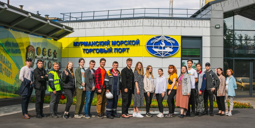 В торговом порту Мурманска за лето прошли практику 30 студентов
