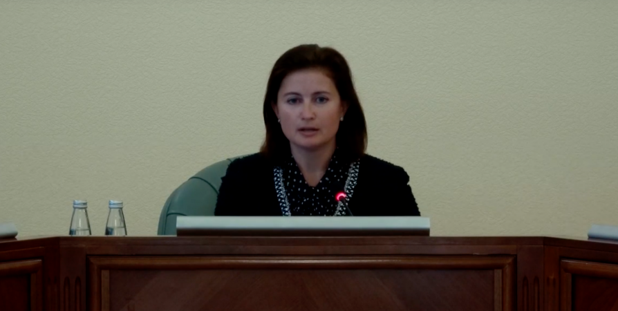 Вице-губернатор Оксана Демченко проводит оперативное совещание в правительстве Мурманской области
