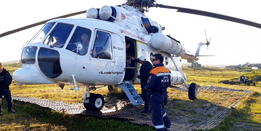 Пострадавшего туриста эвакуировали в Мурманск вертолетом