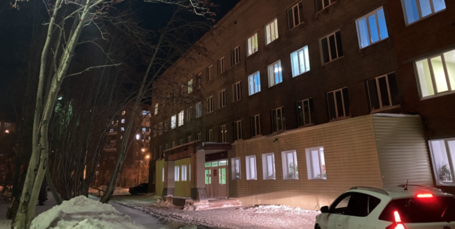 К 180 часам работ приговорили жительницу Кировска за нападение на офтальмолога