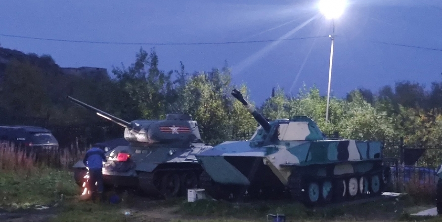 Танк Т-34 вернулся в музей Полярного после реставрации