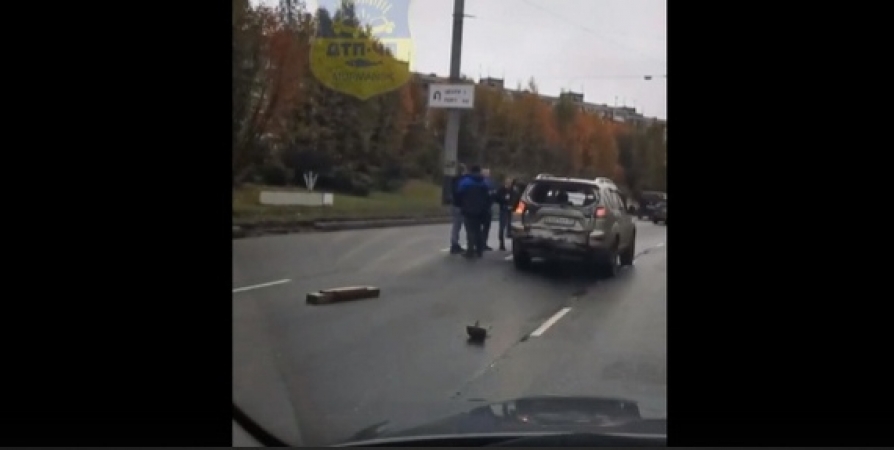 На Кольском в Мурманске столкнулись три авто
