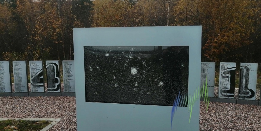 В Мончегорске вандалы повредили мемориал на Ленинградской набережной