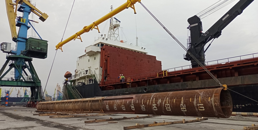 Мурманский торговый порт завершил обработку уникального длинномерного груза