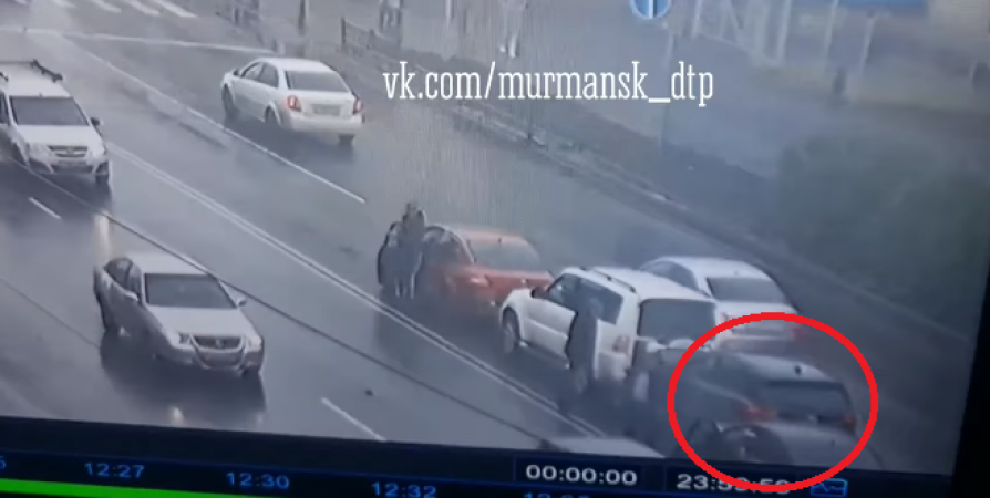 На Челюскинцев в Мурманске произошло ДТП с тремя авто