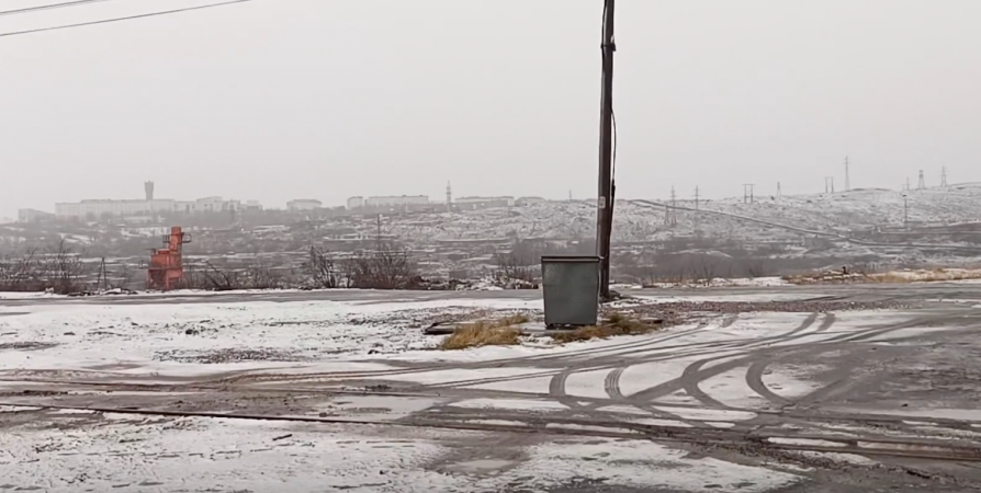 Север Мурманской области замело снегом