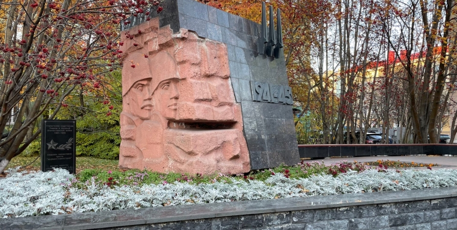 В Мурманске почетные граждане поддержали идею возведения памятника строителям