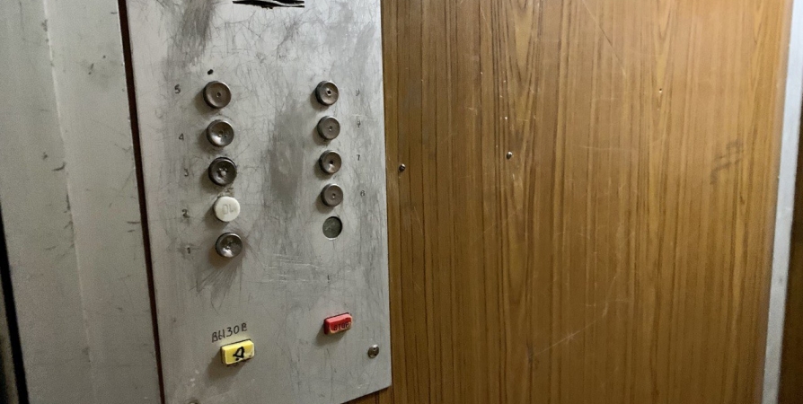 В Мурманской области заменят на 95 лифтов меньше запланированных на этот год