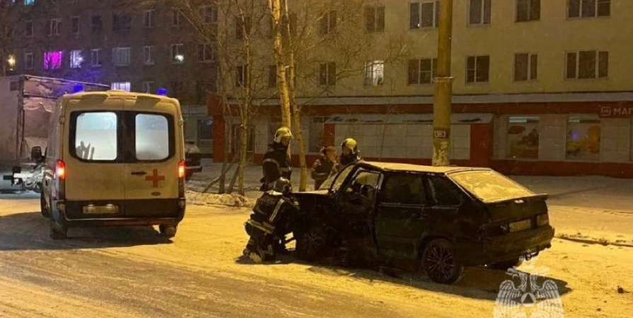 В Мурманске в ДТП на Полярных Зорях с участием двух авто пострадал человек