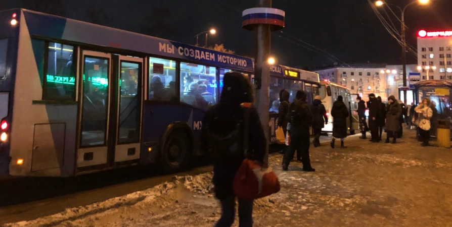 Опубликовано новогоднее расписание автобусов из Мурманска в Снежногорск и Североморск