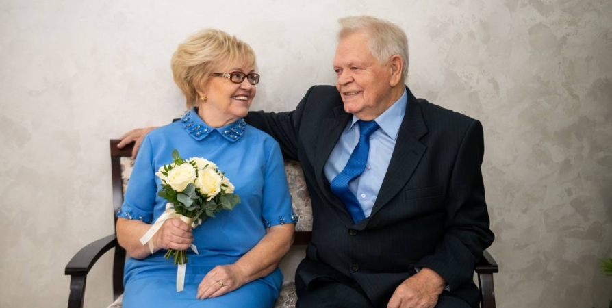 В ЗАГСе Мурманска состоялось бракосочетание невесты 79 лет и жениха 86 лет