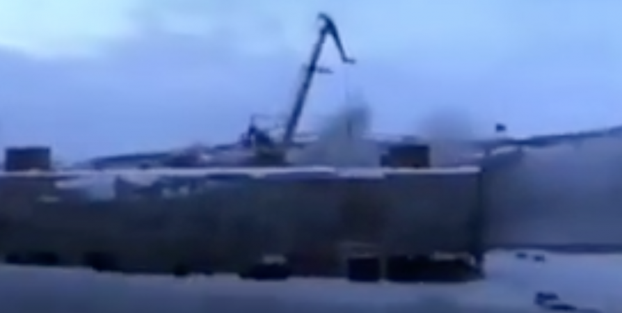 В Мурманске на авианосце «Адмирал Кузнецов» случился пожар