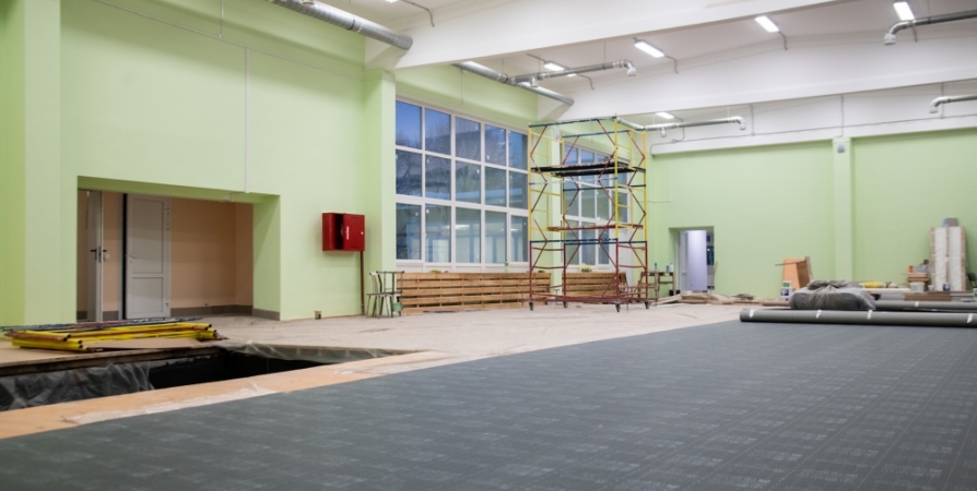 Ремонт нового корпуса старейшей спортивной школы завершают в Мурманске