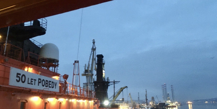 Атомные ледоколы Мурманской области встретят Новый год в Арктике
