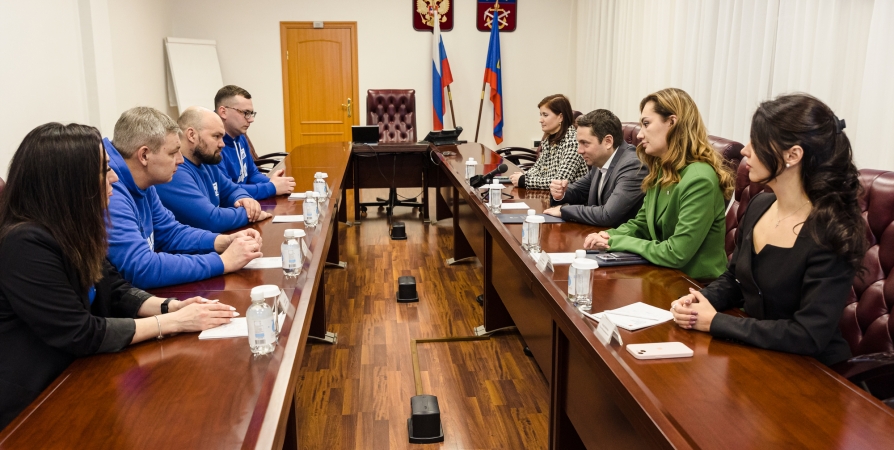 Глава Заполярья поддержал инициативу по отправке мурманских волонтеров в ЛДНР