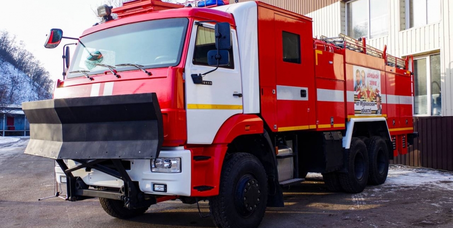 Бронированное пожарное авто отправили из Мурманской области спасателям Донбасса