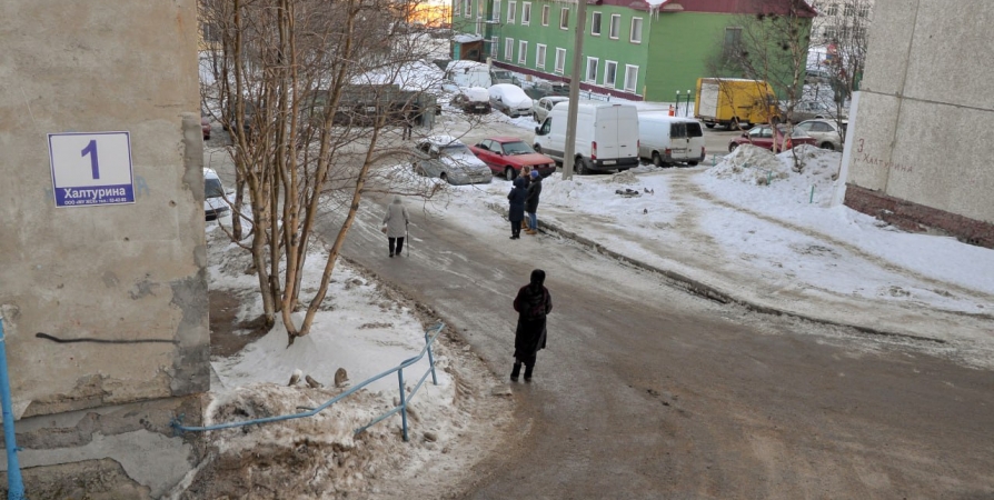 В Мурманске на Халтурина отремонтируют лестницы и установят спортплощадку
