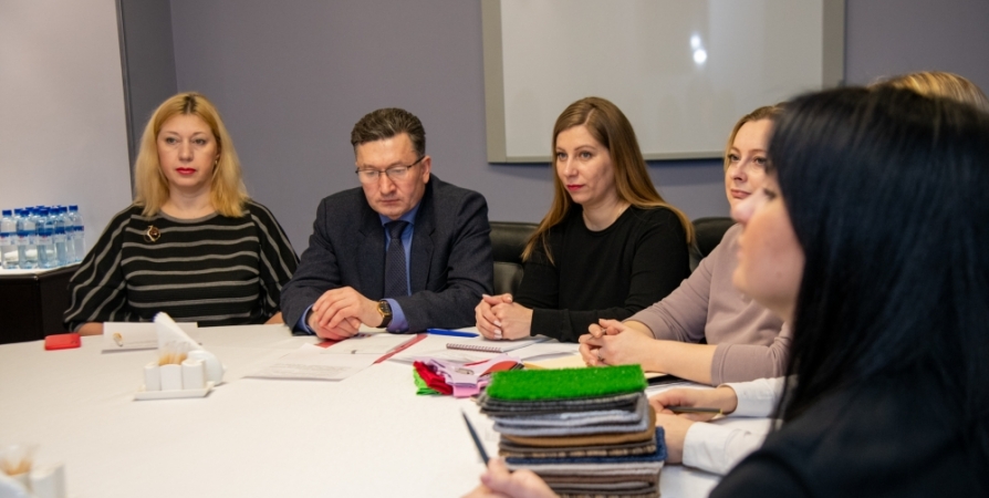 В Мурманске обсудили сотрудничество с производителями ковров и одежды из Беларуси