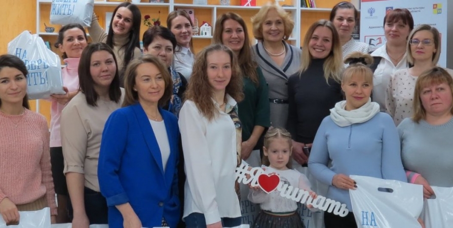 В Мурманской области наградили всех победителей конкурса «Окно в Новый год»