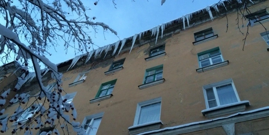 За неделю чаще всего северяне жаловались на сосульки