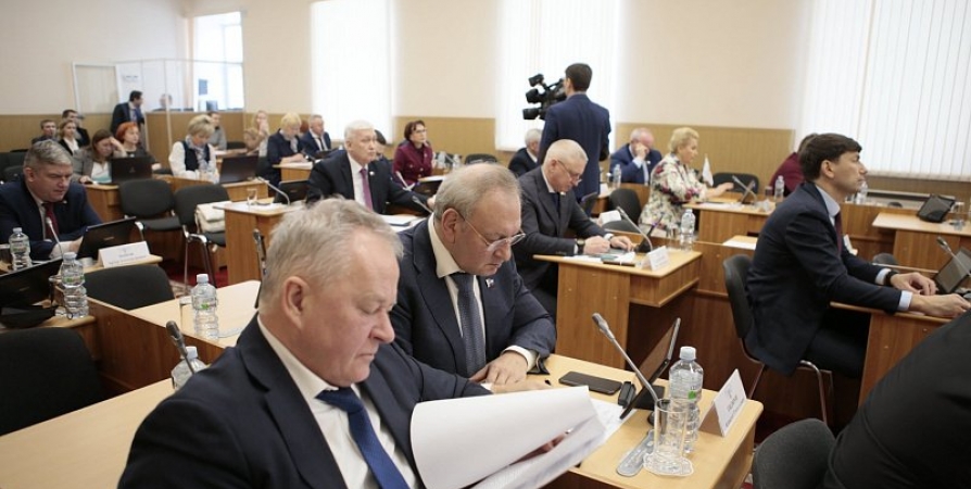 Депутатов в Заполярье лишат полномочий за пропуск заседаний в течение полугода