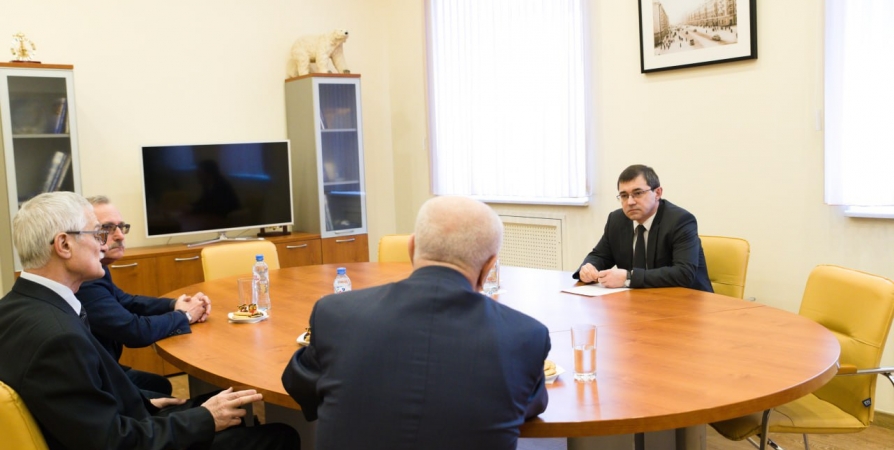 Глава Мурманска провел встречу с ветеранами органов внутренних дел