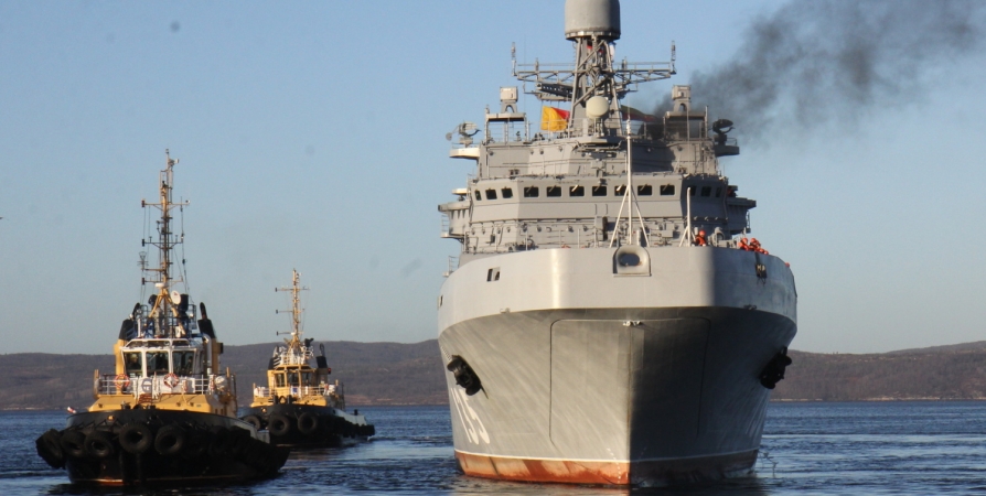 Экипаж БДК «Иван Грен» в море проведет ряд артиллерийских стрельб