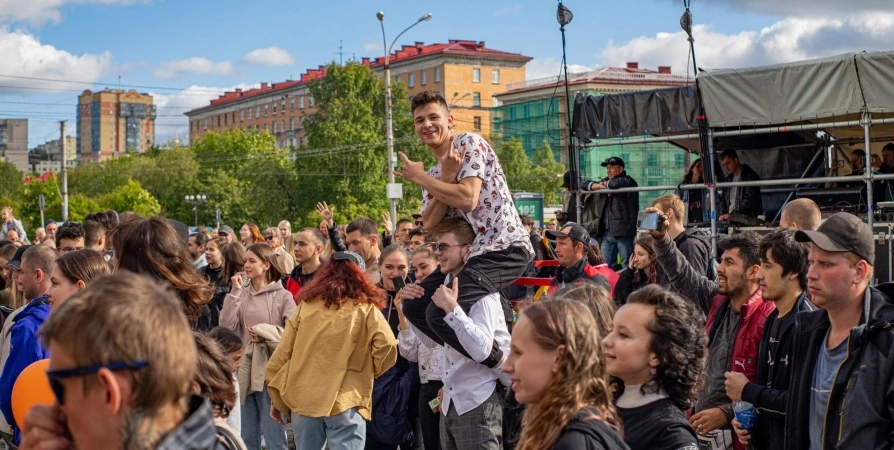 В День молодёжи в Мурманске выступит Ольга Серябкина