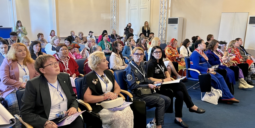 О туристическом потенциале Мурманской области рассказали на Первом форуме женщин Севера в Санкт-Петербурге