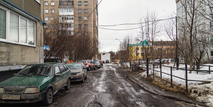 Мурманску дали почти 100 млн на ямочный ремонт дворовых проездов