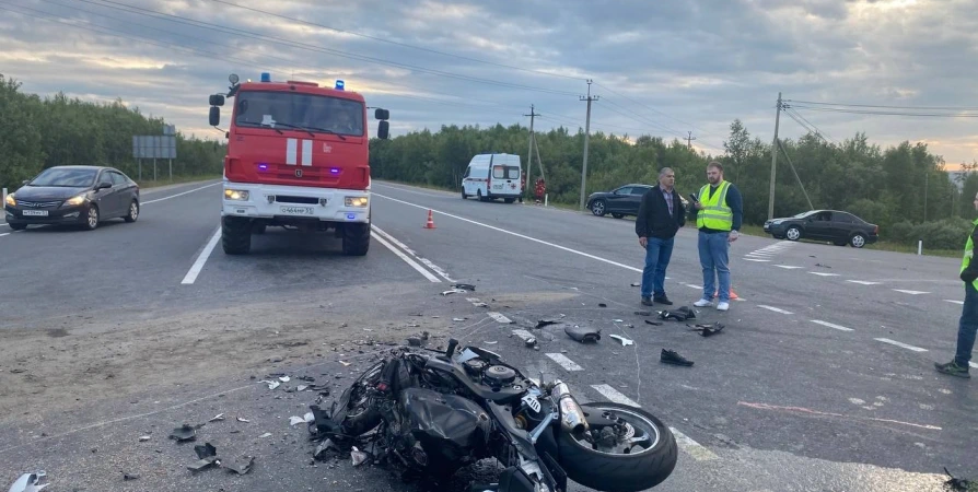 Мотоциклист погиб после столкновения с автобусом на подъезде к аэропорту Мурманска